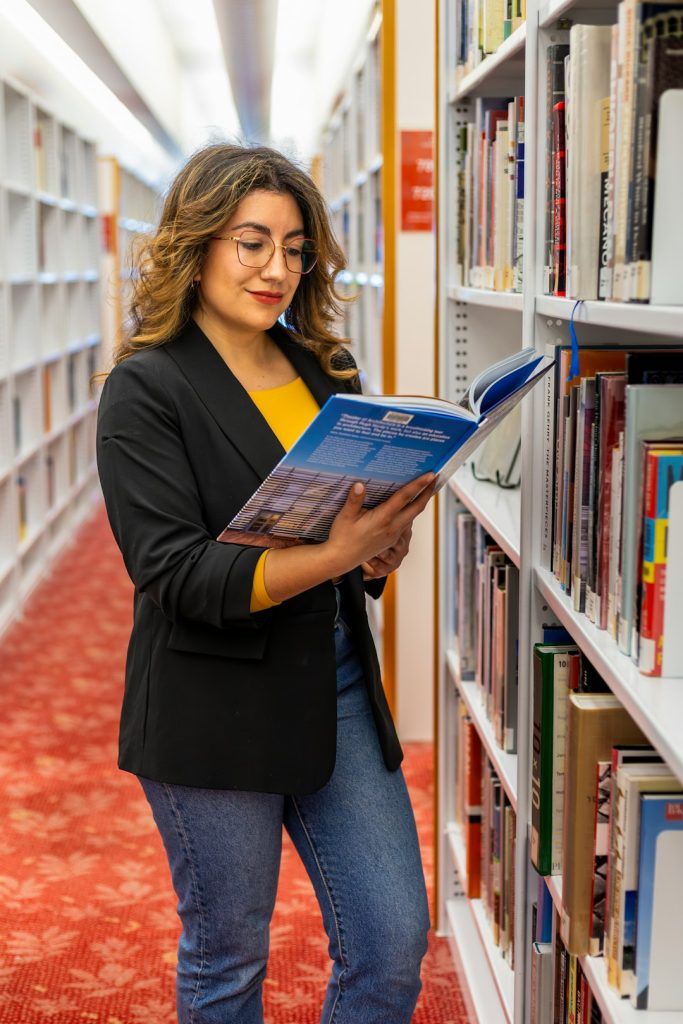 دوره آموزشی زبان انگلیسی با فائزه یونسی